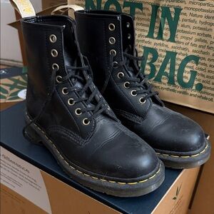 Rarely Used, Like New Vegan Leather 1460 Felix Lace Up Doc Martens Boots size 8